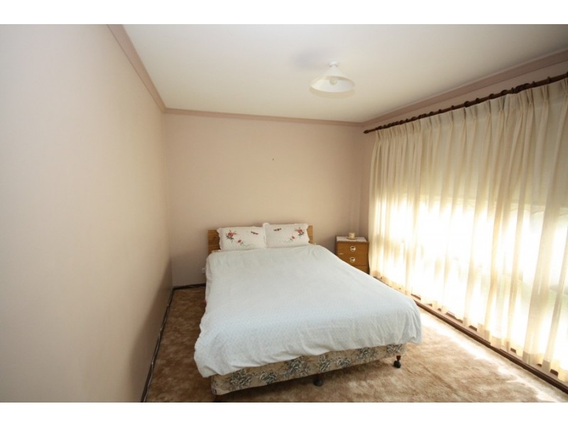 8 Swan Street, Wagga Wagga NSW 2650