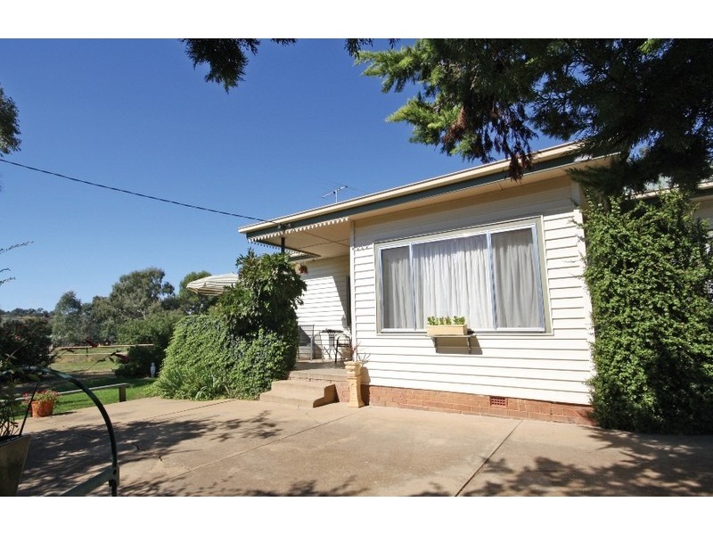 11 Benedict Avenue, Wagga Wagga NSW 2650
