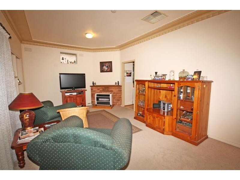 11 Benedict Avenue, Wagga Wagga NSW 2650