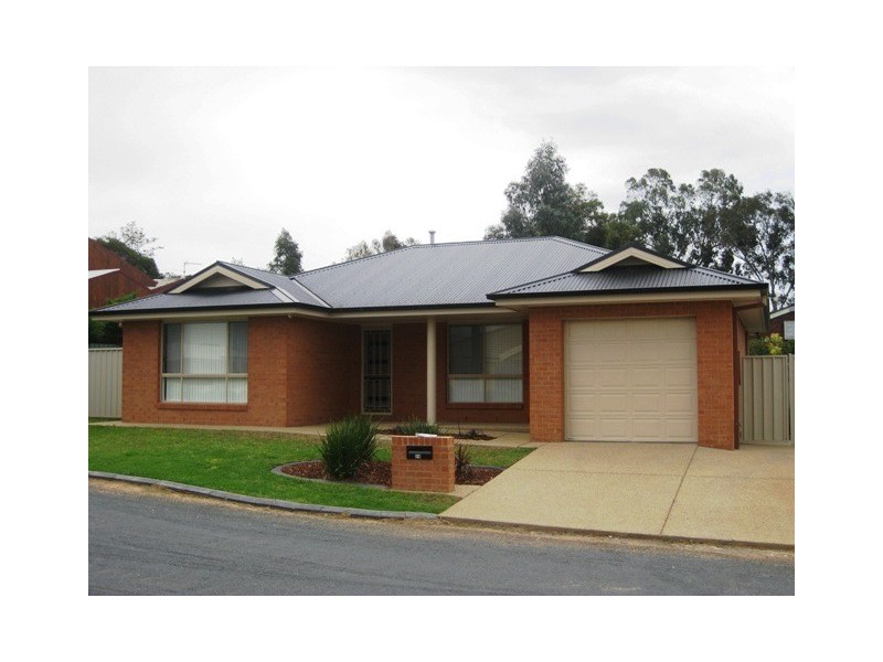2/6 Kimberley Drive, Wagga Wagga NSW 2650