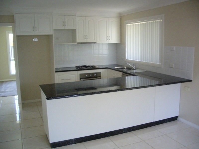 2/6 Kimberley Drive, Wagga Wagga NSW 2650