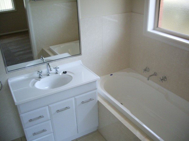 2/6 Kimberley Drive, Wagga Wagga NSW 2650