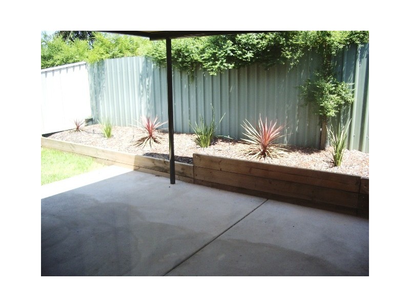 2/6 Kimberley Drive, Wagga Wagga NSW 2650