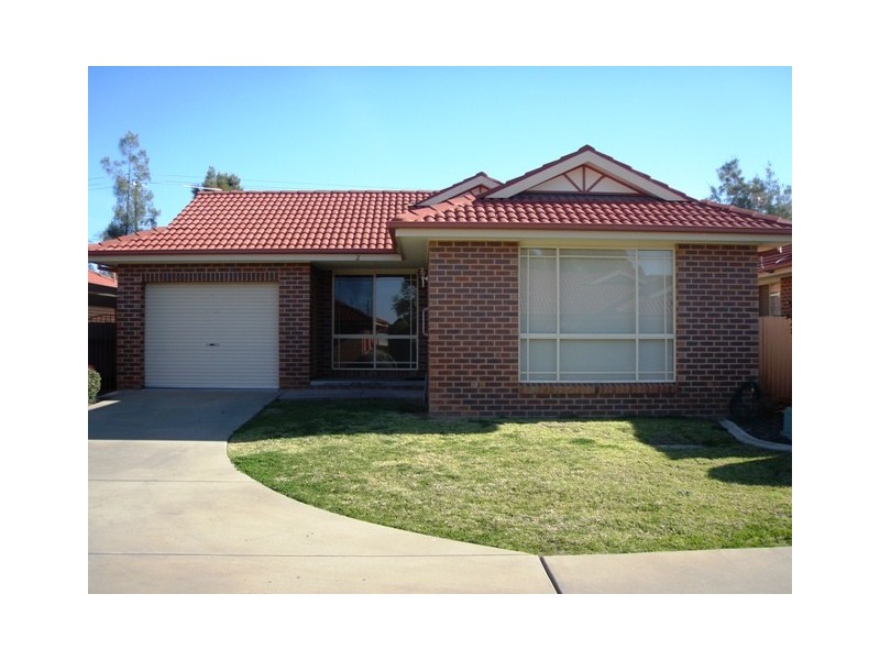 2/24 Otama Street, Wagga Wagga NSW 2650