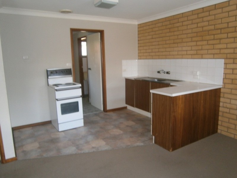 2/24 Bulolo Street, Wagga Wagga NSW 2650