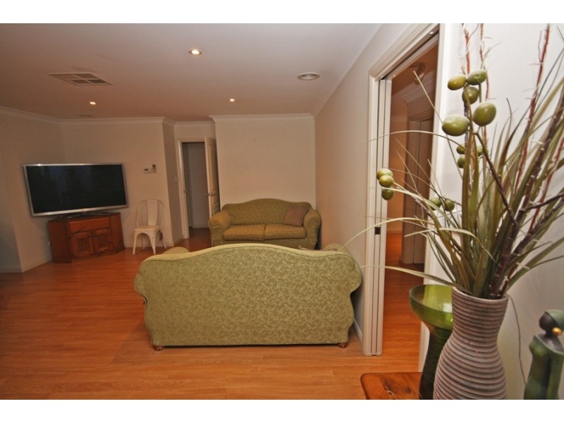 27 Wellington Avenue, Wagga Wagga NSW 2650