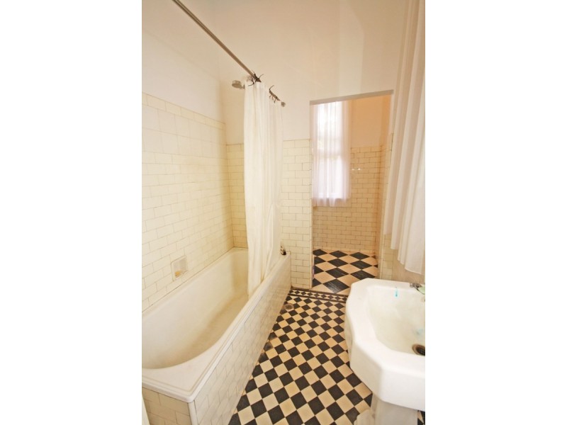 60 Gurwood Street, Wagga Wagga NSW 2650