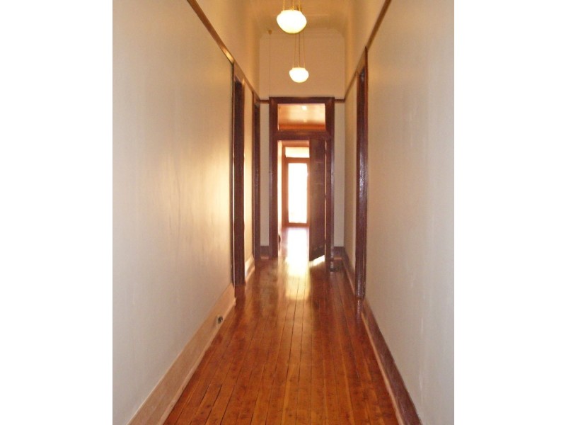 60 Gurwood Street, Wagga Wagga NSW 2650