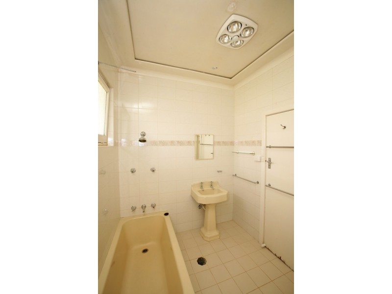 24 Heydon Avenue, Wagga Wagga NSW 2650