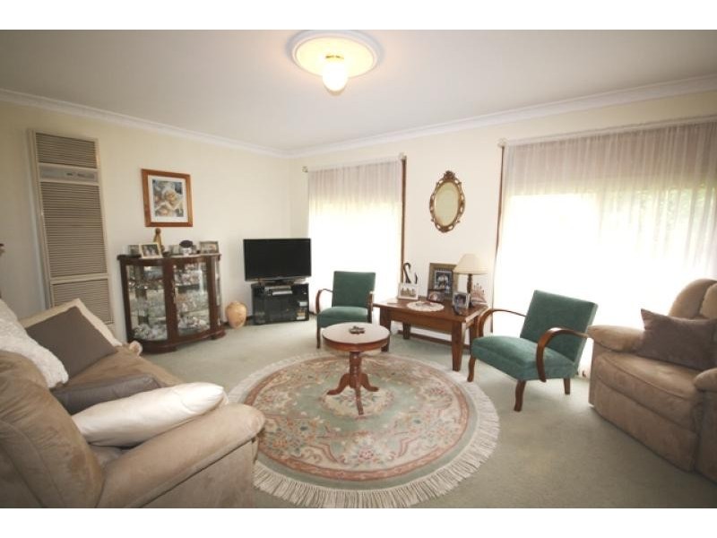 4 Patey Close, Ashmont NSW 2650