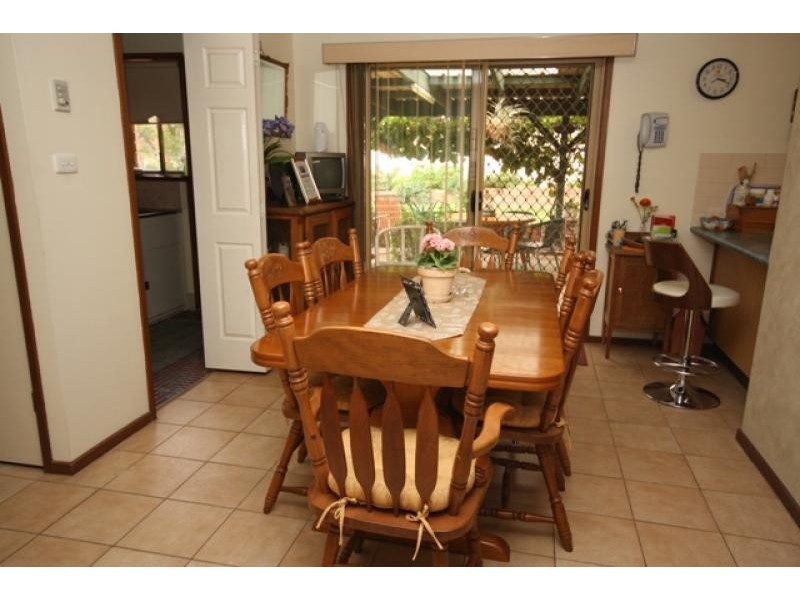 4 Patey Close, Ashmont NSW 2650