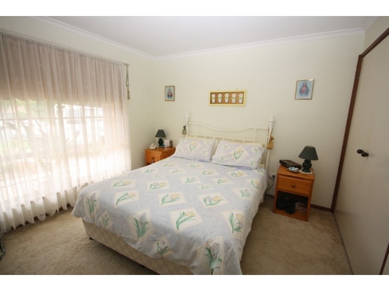 4 Patey Close, Ashmont NSW 2650
