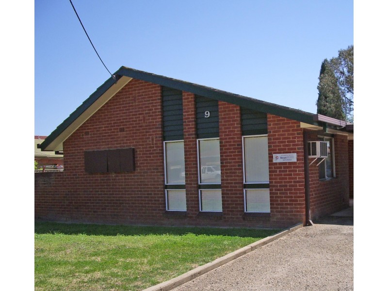 1/9 Lampe Avenue, Wagga Wagga NSW 2650