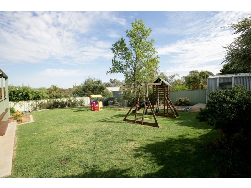 47 Nixon Crescent, Wagga Wagga NSW 2650