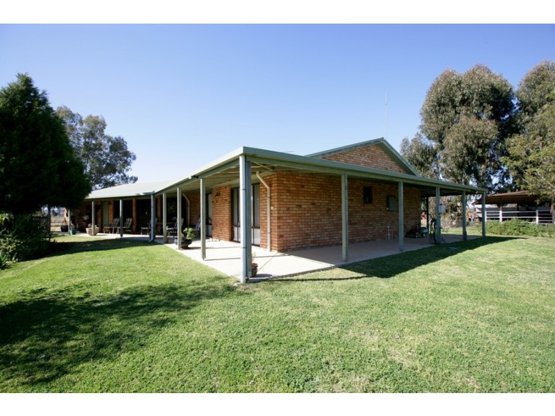 13 Graham Avenue, Gumly Gumly NSW 2652