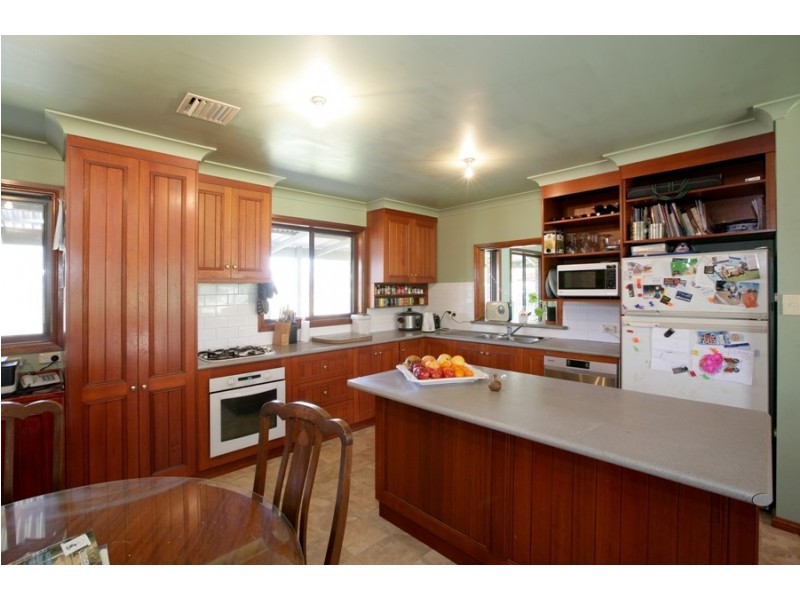 13 Graham Avenue, Gumly Gumly NSW 2652