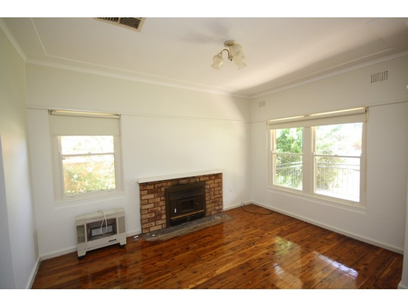 24 Bolger Avenue, Wagga Wagga NSW 2650