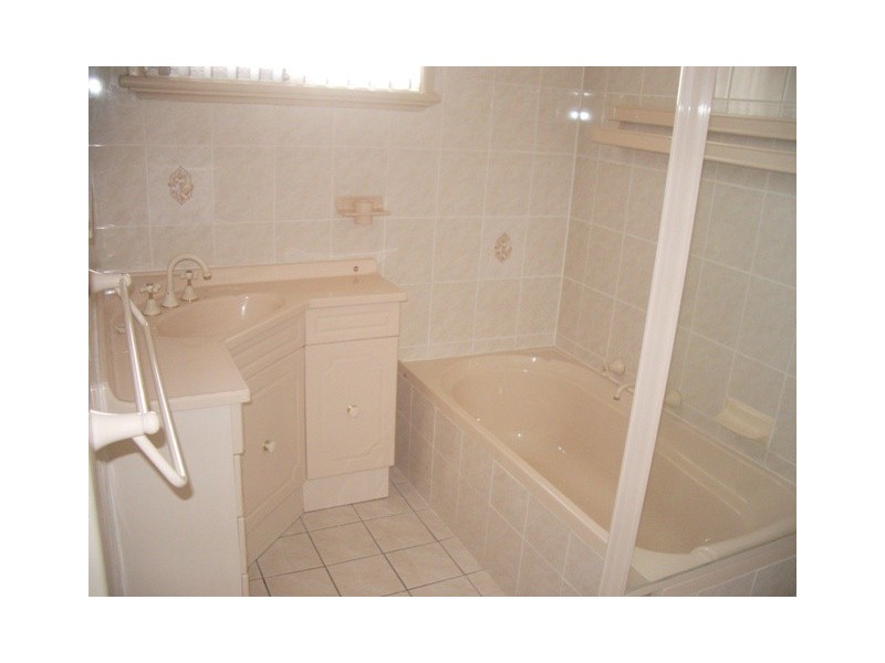 2 Waratah St, Wagga Wagga NSW 2650