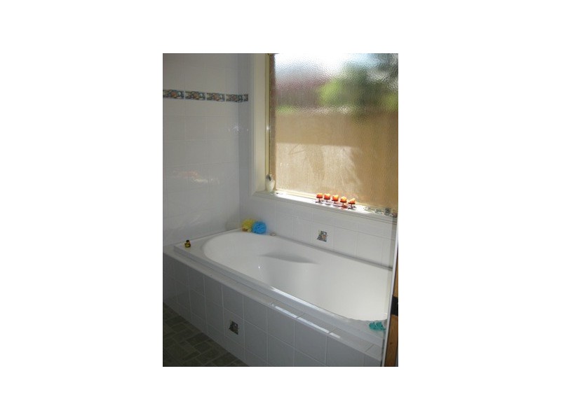 5 Grace Avenue, Wagga Wagga NSW 2650