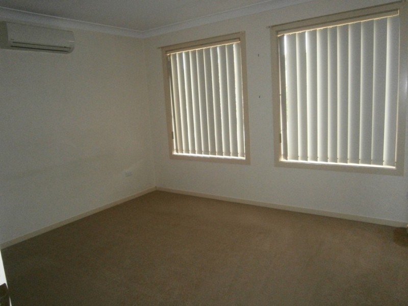 2/37 Lamilla Street, Glenfield Park NSW 2650