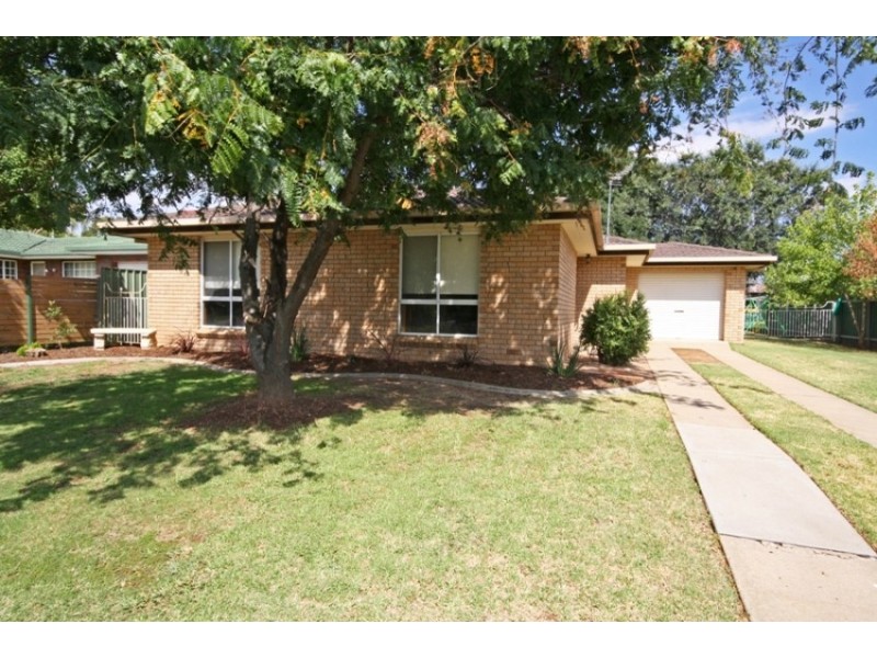 16 Goborra Street, Wagga Wagga NSW 2650