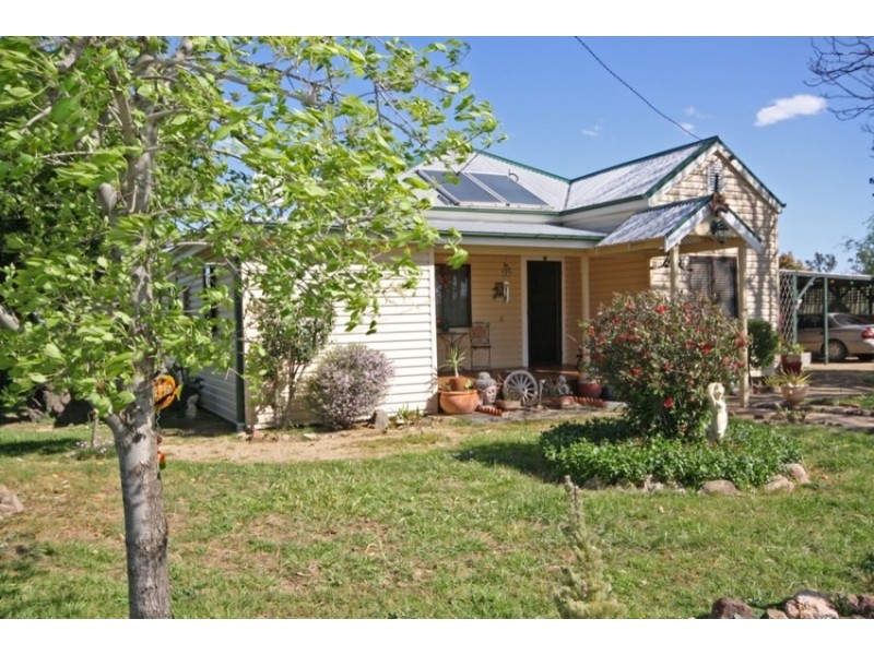 16 Graham Avenue, Gumly Gumly NSW 2652