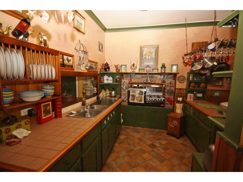 16 Graham Avenue, Gumly Gumly NSW 2652