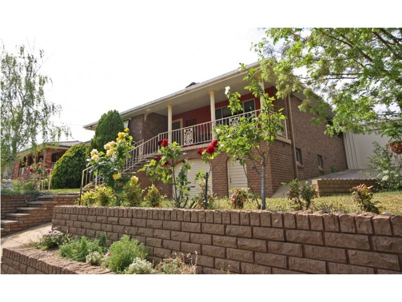 17 Mallory Street, Wagga Wagga NSW 2650