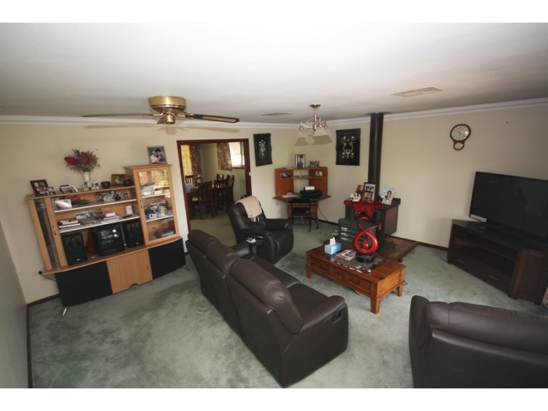 17 Mallory Street, Wagga Wagga NSW 2650