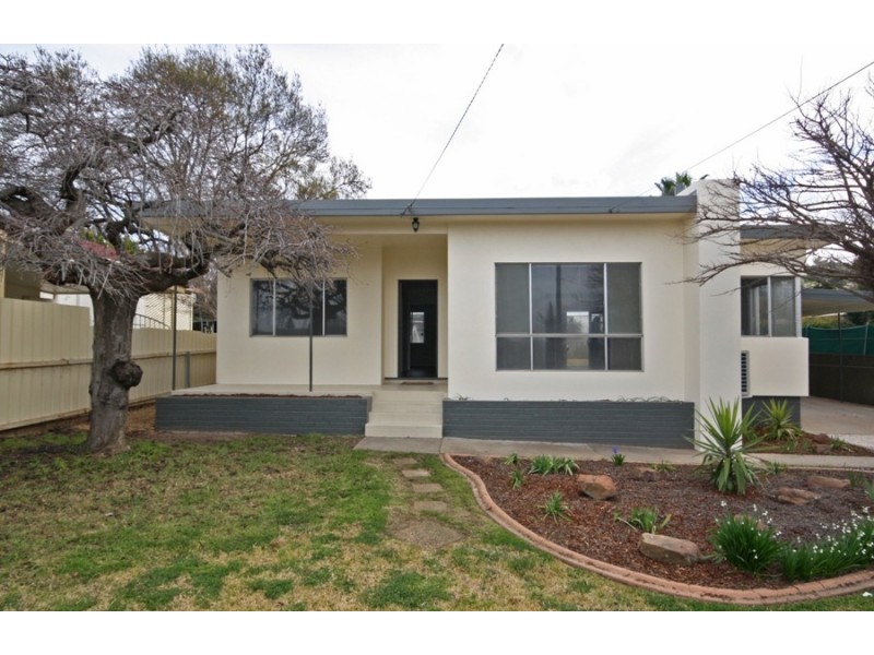 26 Kennedy Avenue, Wagga Wagga NSW 2650
