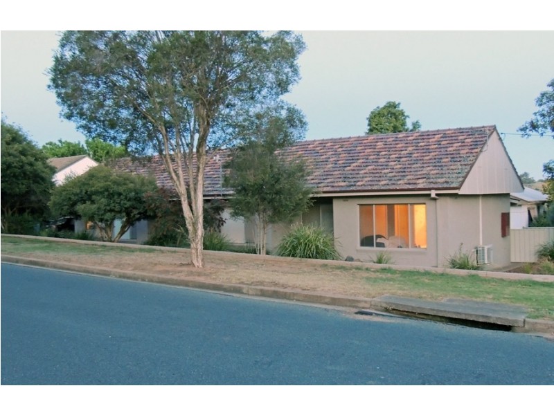 1/5 Wilson Street, Kooringal NSW 2650