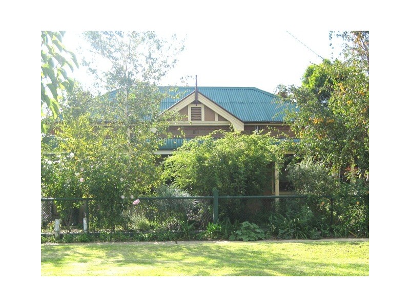 4 Bolton Street, Wagga Wagga NSW 2650