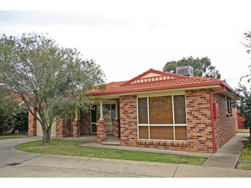 2/108 Undurra Drive, Wagga Wagga NSW 2650