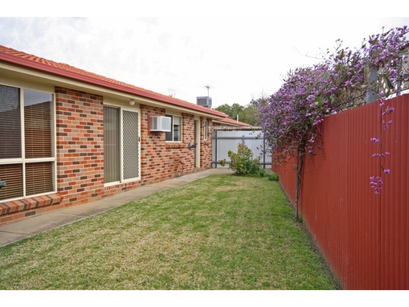 2/108 Undurra Drive, Wagga Wagga NSW 2650