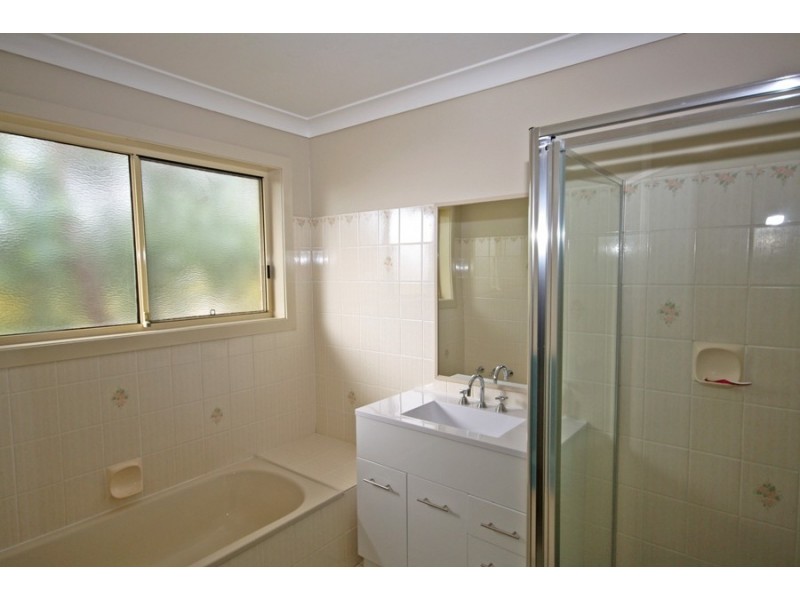 2/108 Undurra Drive, Wagga Wagga NSW 2650