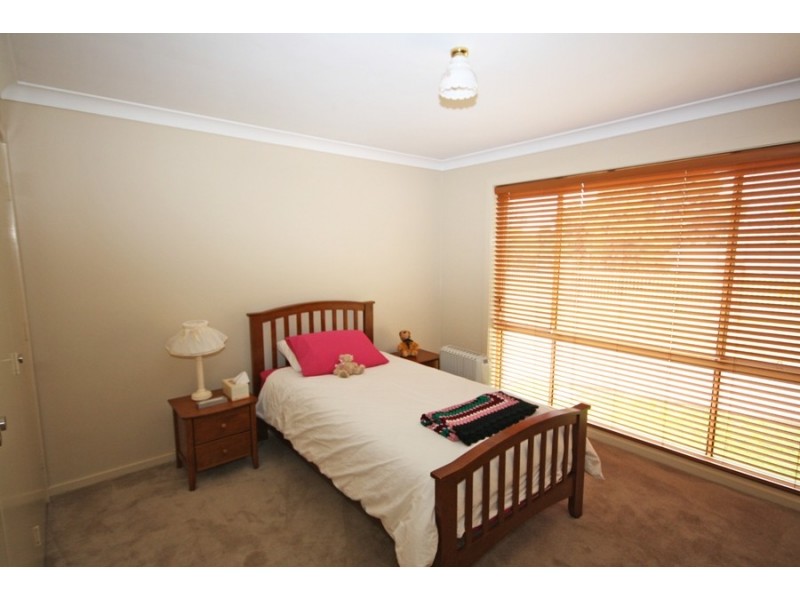 2/108 Undurra Drive, Wagga Wagga NSW 2650