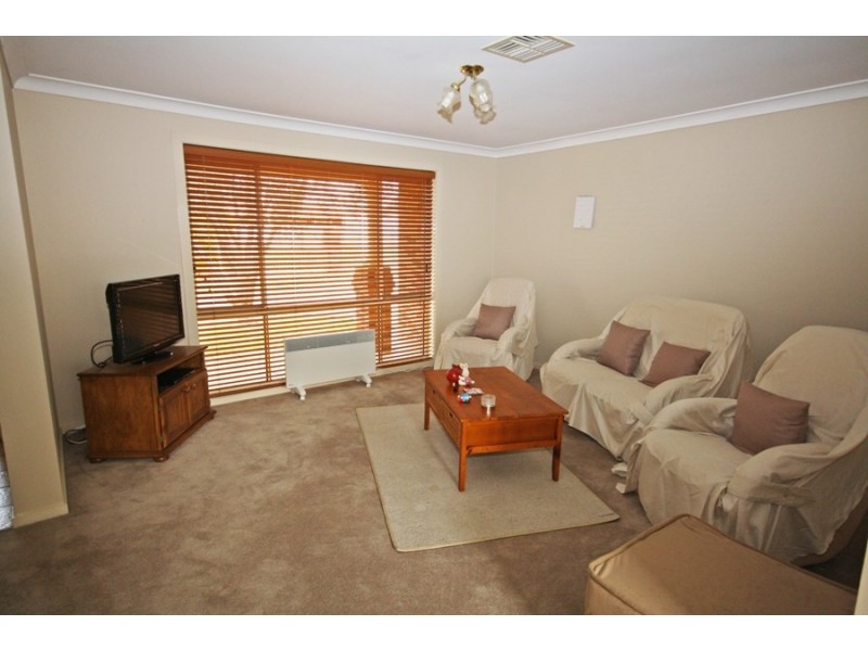 2/108 Undurra Drive, Wagga Wagga NSW 2650