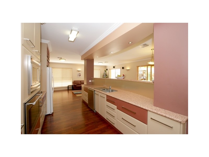 120 Yentoo Drive, Glenfield Park NSW 2650