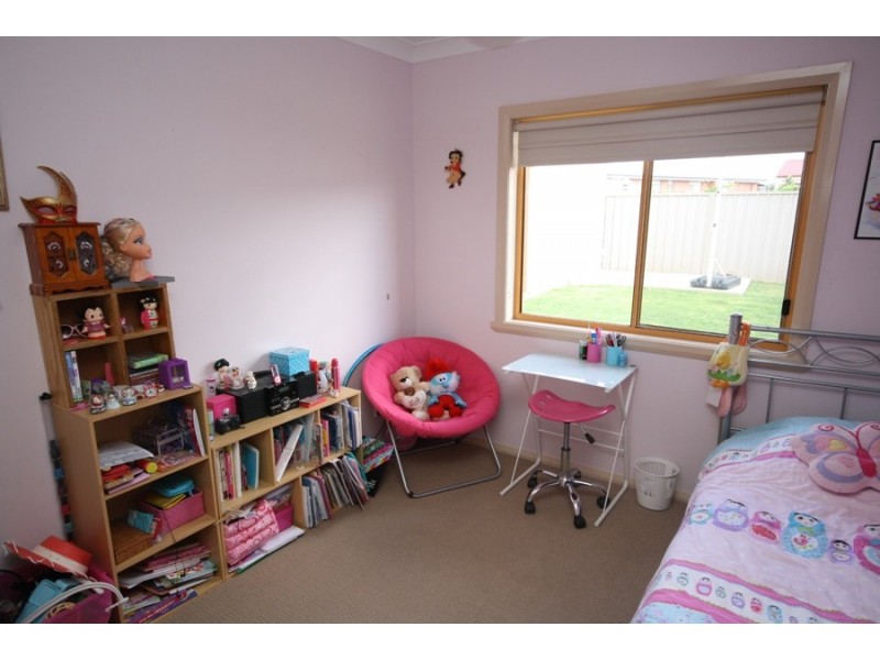 120 Yentoo Drive, Glenfield Park NSW 2650