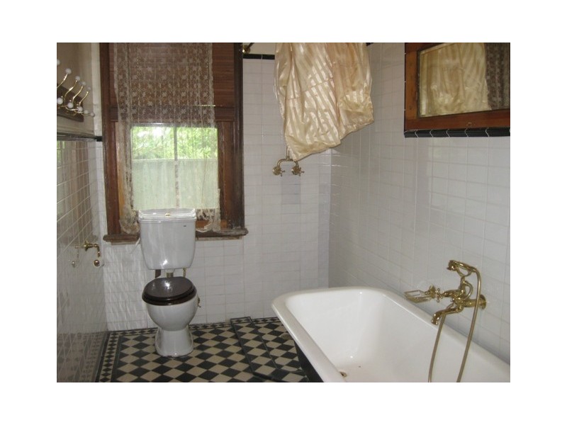 154 Docker Street, Wagga Wagga NSW 2650