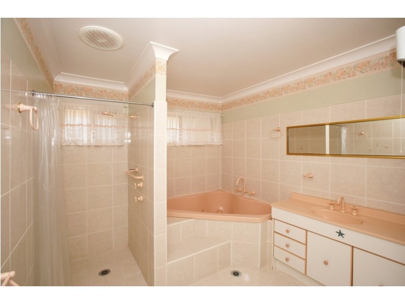 61 Northcott Pde, Wagga Wagga NSW 2650