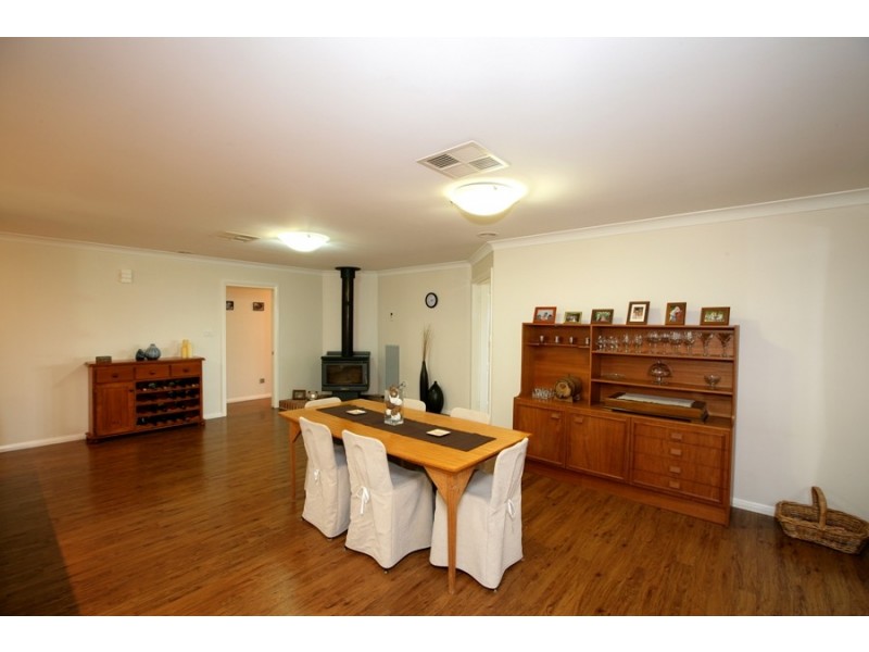 16 Mima Street, Wagga Wagga NSW 2650