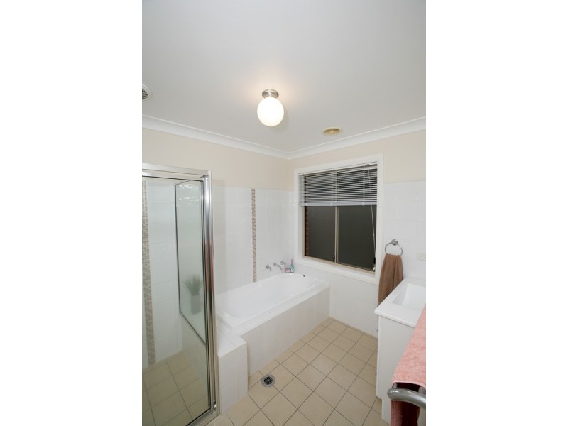 16 Mima Street, Wagga Wagga NSW 2650