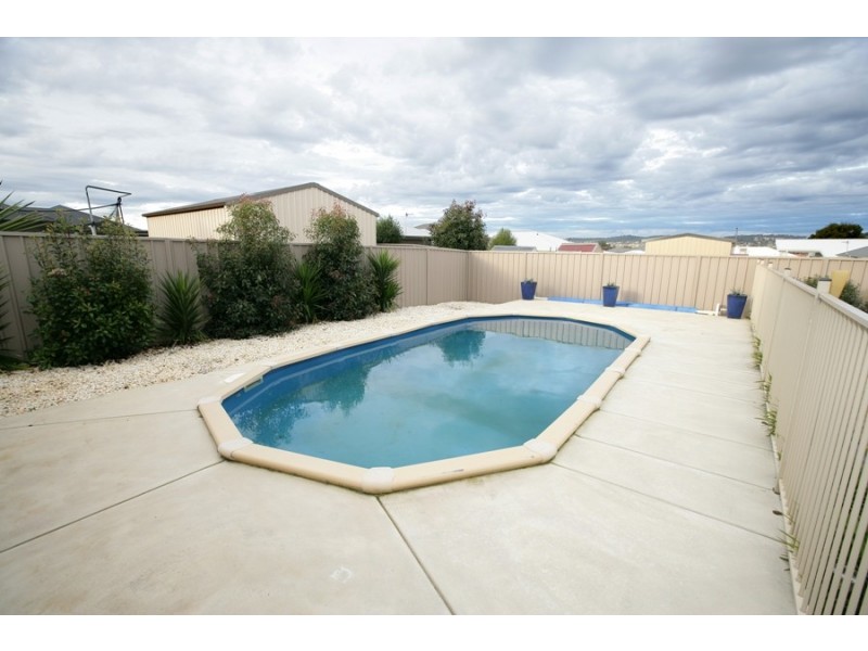 16 Mima Street, Wagga Wagga NSW 2650