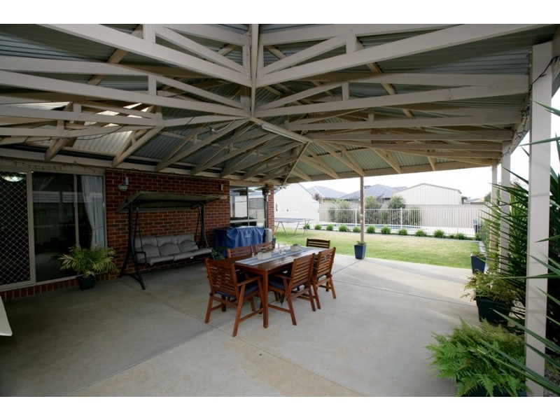 16 Mima Street, Wagga Wagga NSW 2650