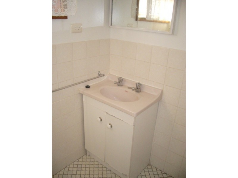 3/9 Lampe Av, Wagga Wagga NSW 2650