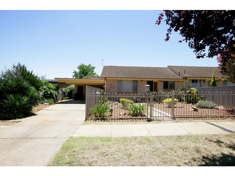3/3 Henschke Avenue, Wagga Wagga NSW 2650