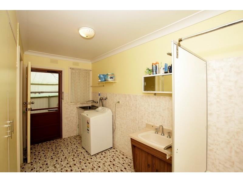 3/3 Henschke Avenue, Wagga Wagga NSW 2650