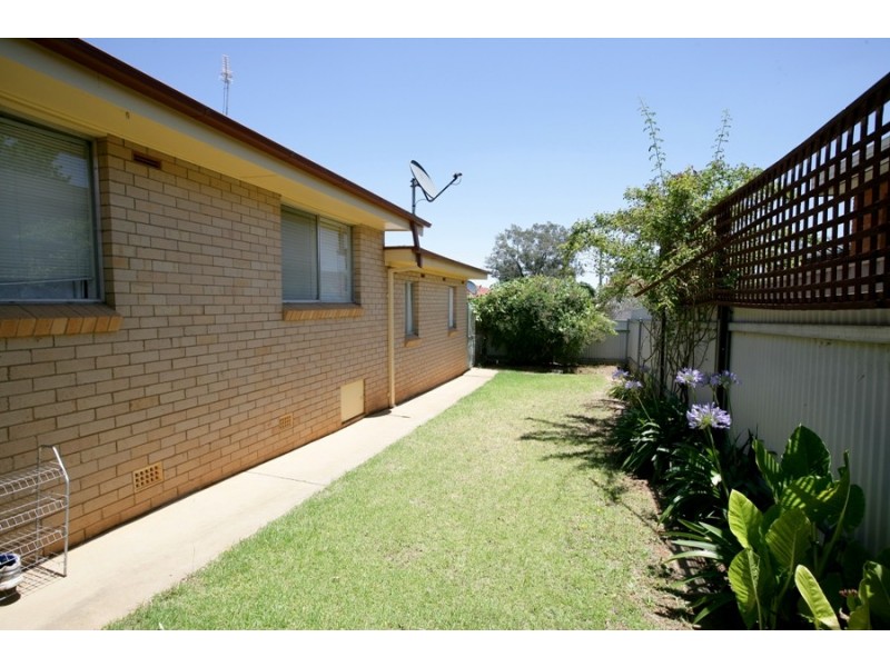 3/3 Henschke Avenue, Wagga Wagga NSW 2650