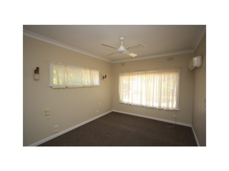 8 Acacia Street, Wagga Wagga NSW 2650